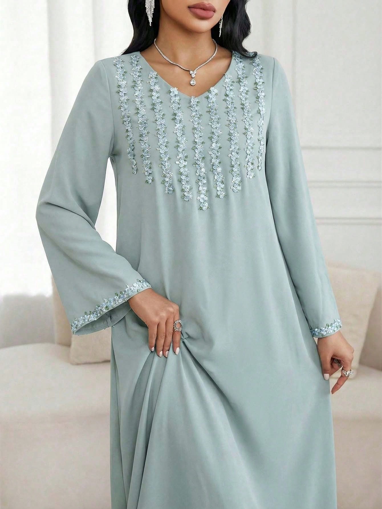 Women's Solid Color V-neck Applique Elegant Long Sleeve Arabic Dress