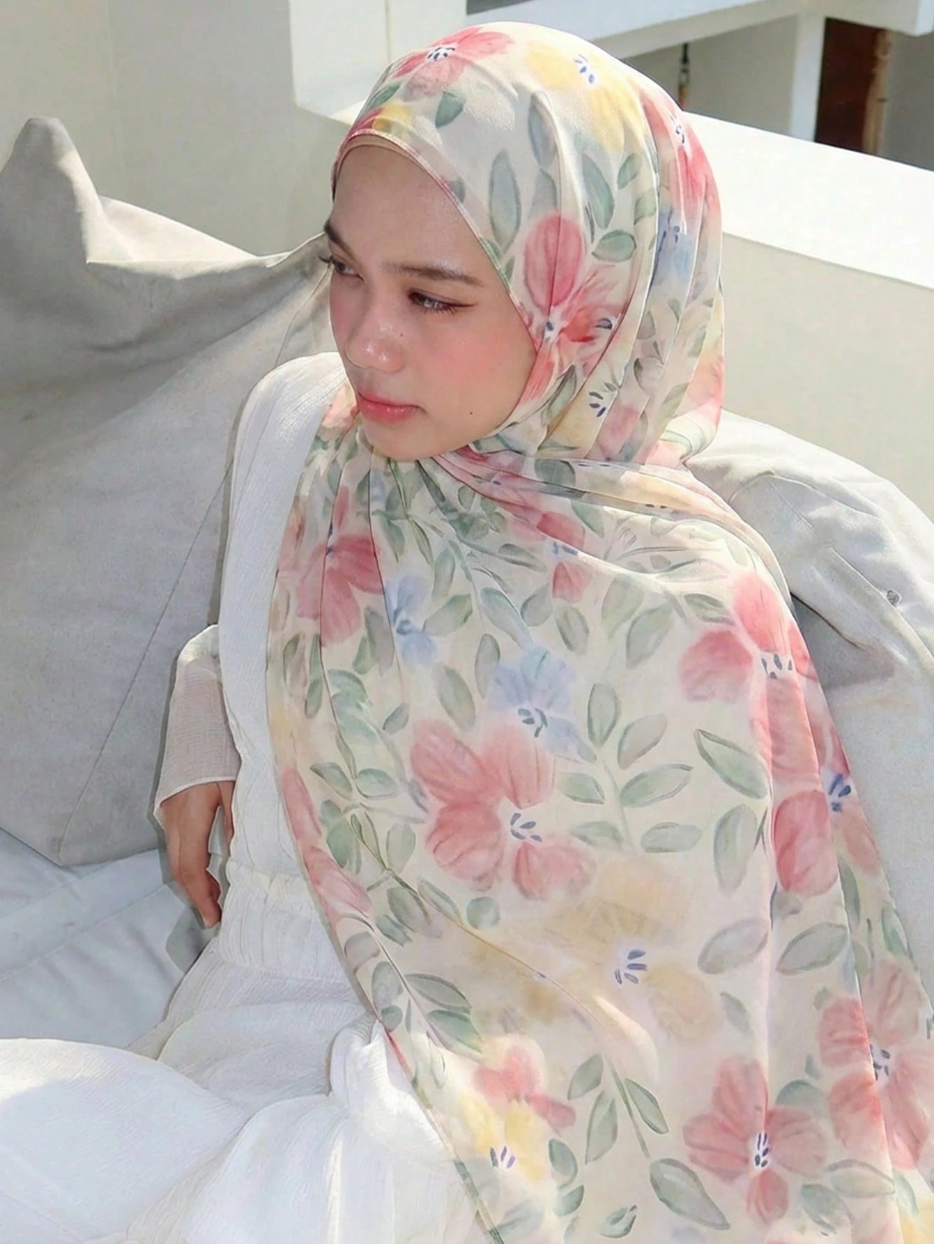 Women's Watercolor Floral Print Scarf
