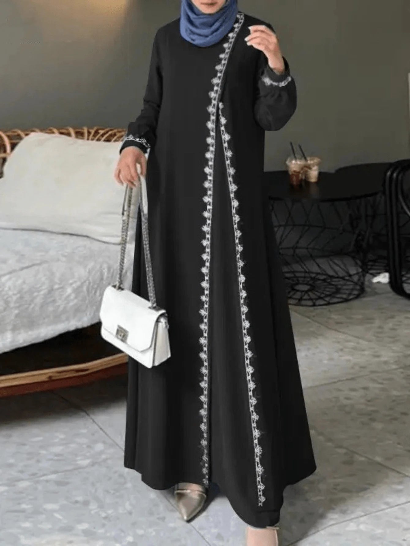 Women's Elegant Floral Trim Round Neck Long Sleeve Arabic Robe