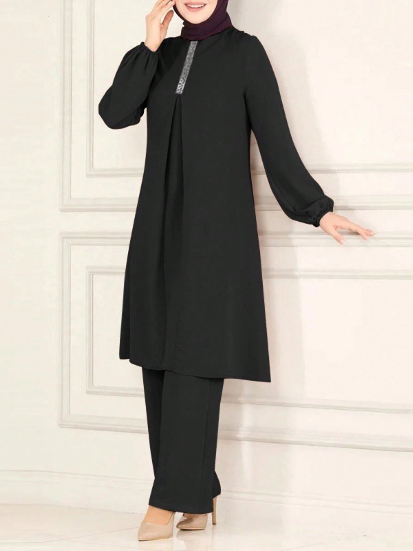 Women's Casual Solid Color Round Neck Blouse Top Paired with Loose
