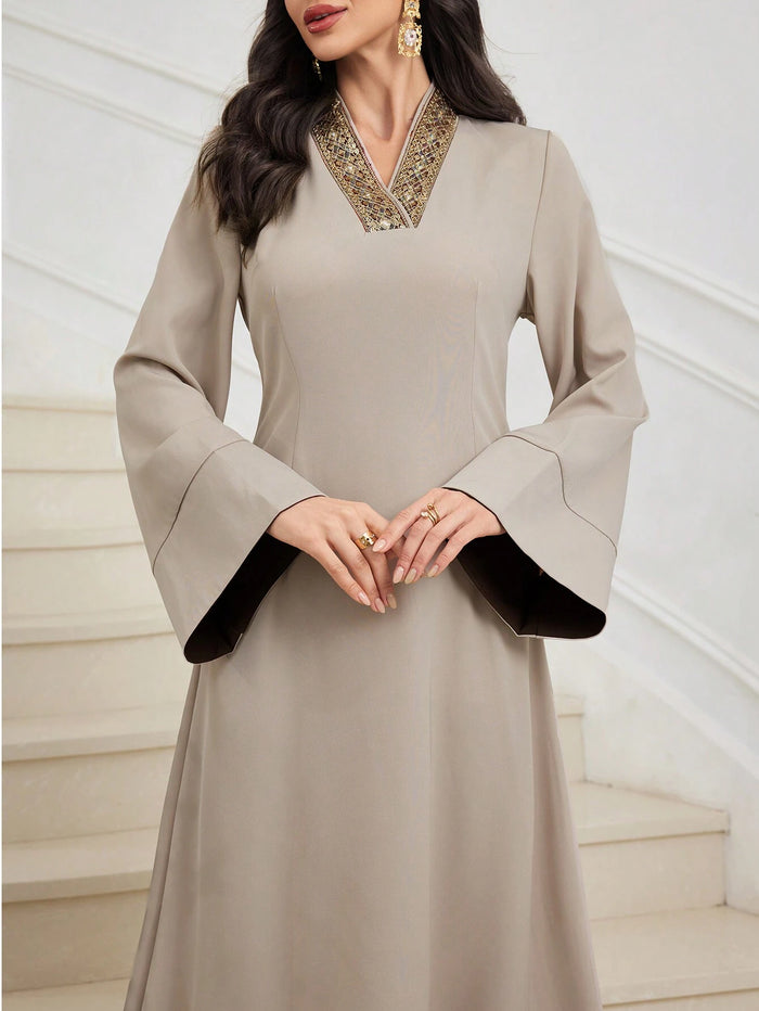 2024 Spring/autumn New Arrival V-neck Fitted Light-colored Arabian