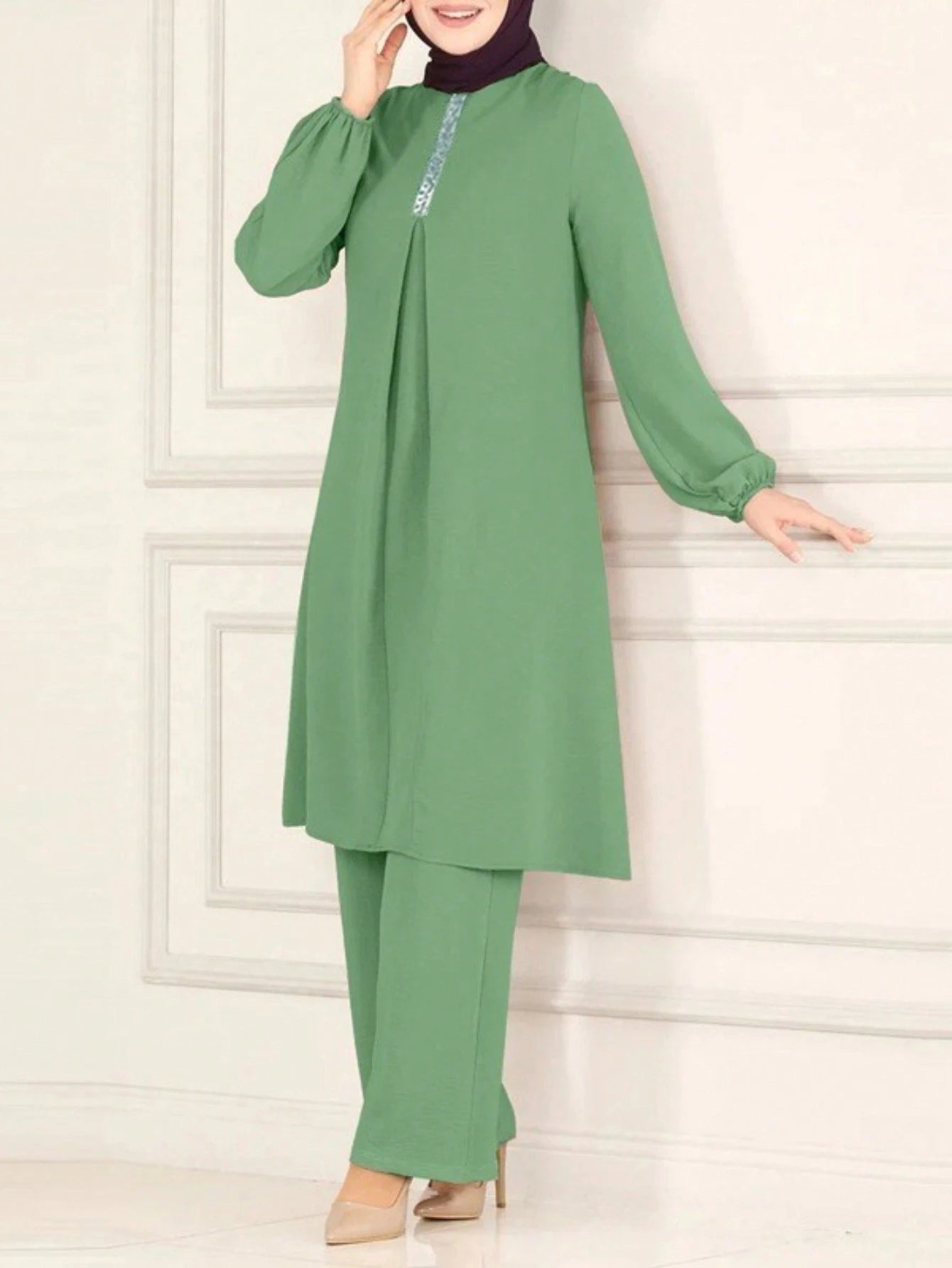 Women's Casual Style Solid Color Round Neck Blouse Top Paired with
