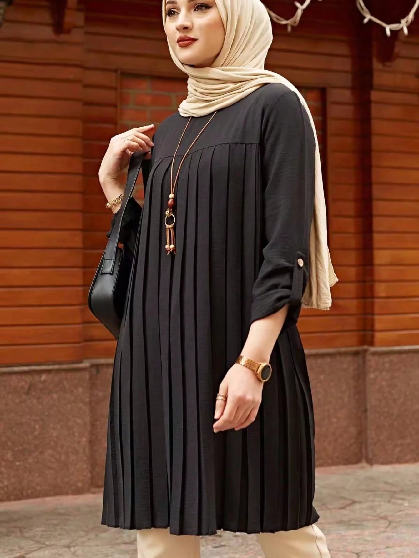 Women's Fashionable Solid Color Pleated Round Neck Modest Long Sleeve