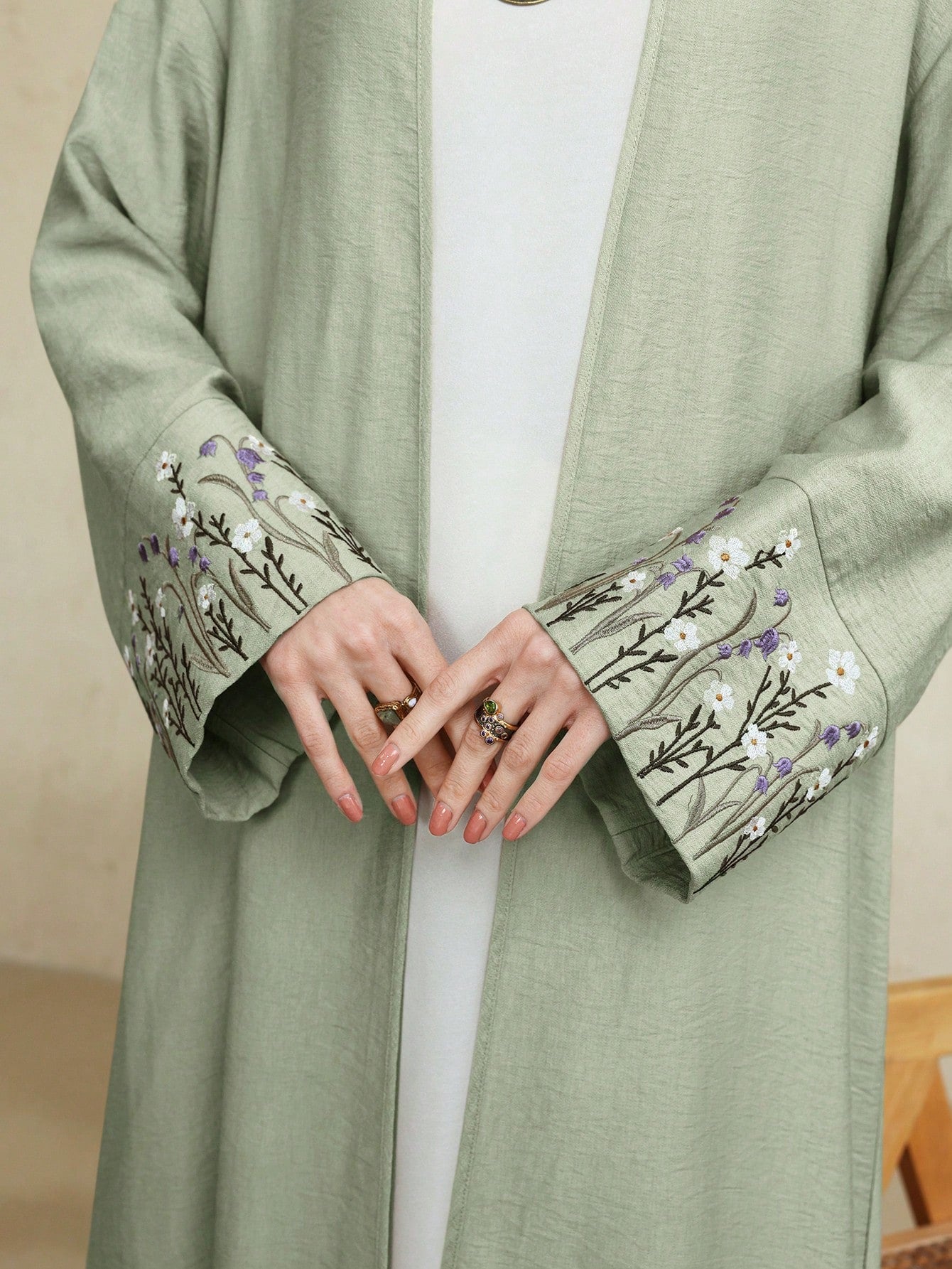 Women's Minimalist Arabic Style Abaya