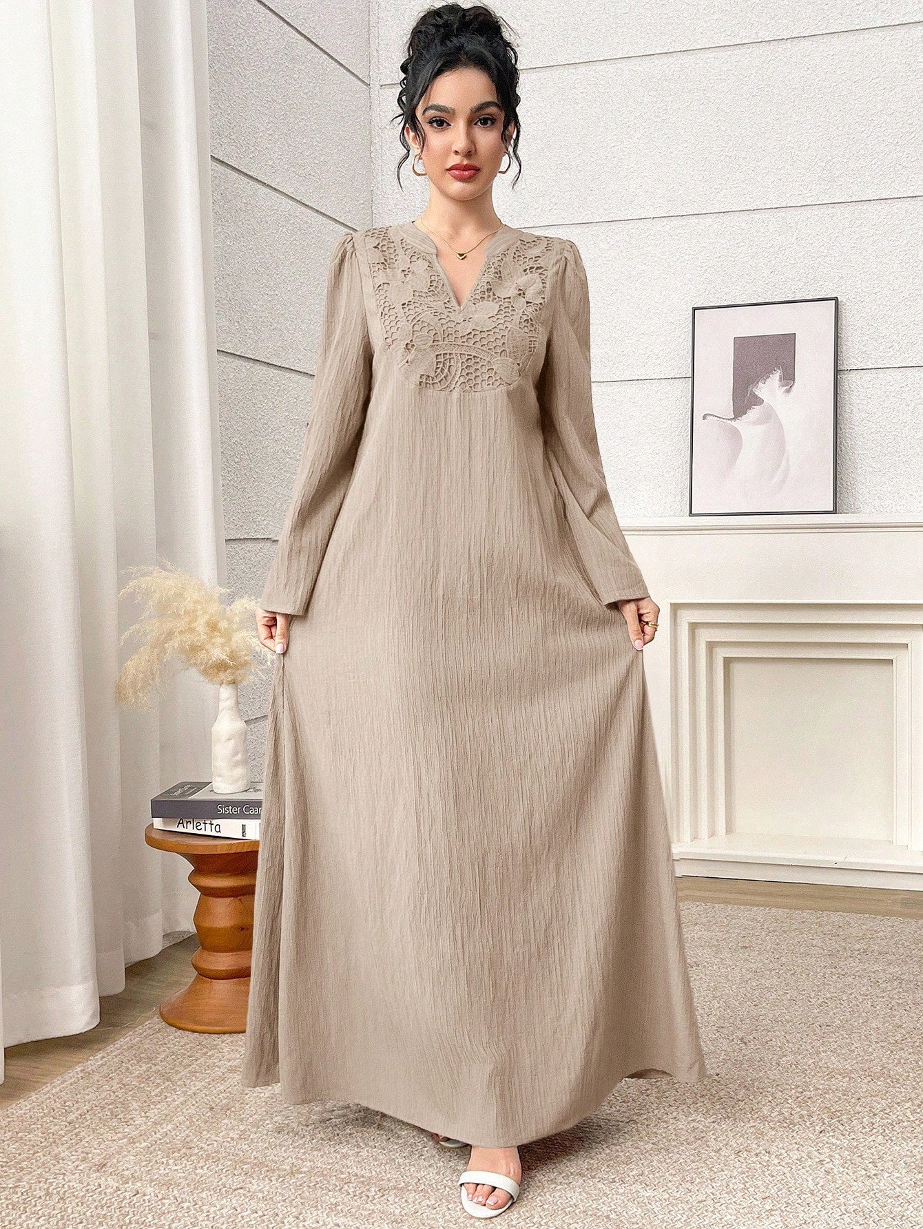 Women's Elegant Arabic Style Contrast Lace V-neck Long Sleeve Dress