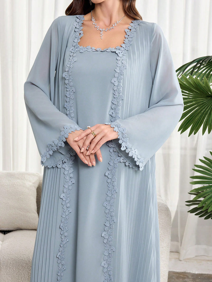 Long Green Arabian Dress with Plant Pattern and Frill Details Square